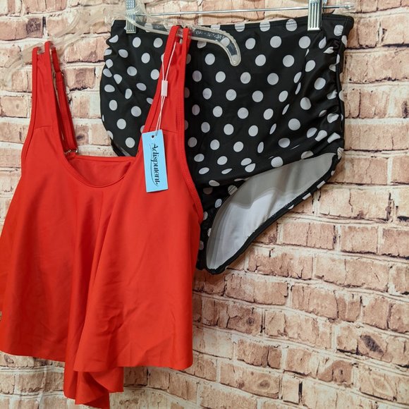 Stylish Women's Red and Black Polka Dot Bikini Set - Picture 3 of 15